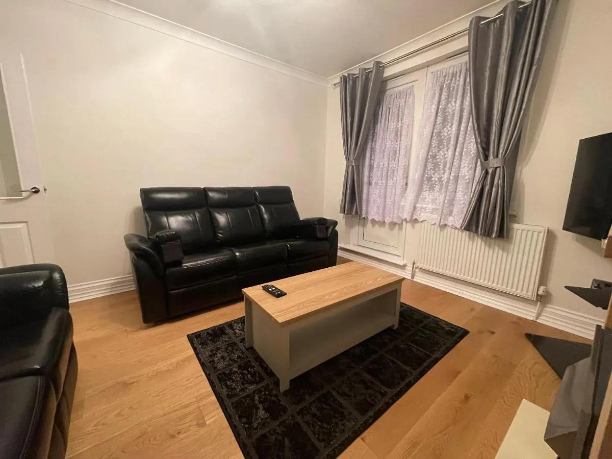 Homely And Very Comfortable Apartment London